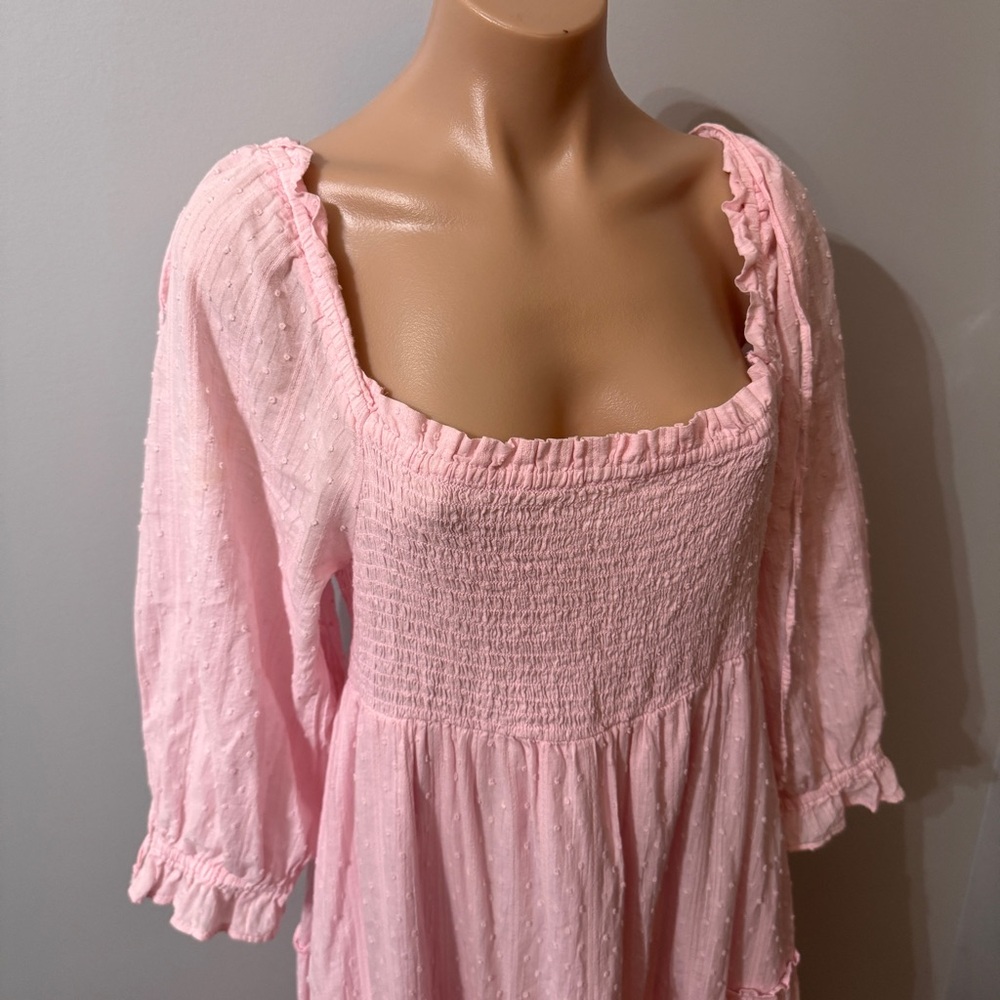 Crown & Ivy Light Baby Pink Swiss Dot Dress Smocked Medium Tier Feminine - Picture 3 of 7